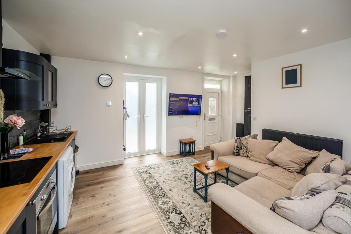 The Cosey Tucked-Away Cottage 2 Or 3 Bedroom Options Χάντερσφιλντ Δωμάτιο φωτογραφία